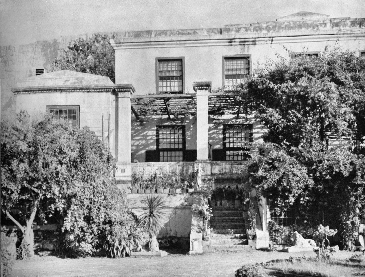 ليوينهوف ، 1931 بواسطة آرثر إليوت