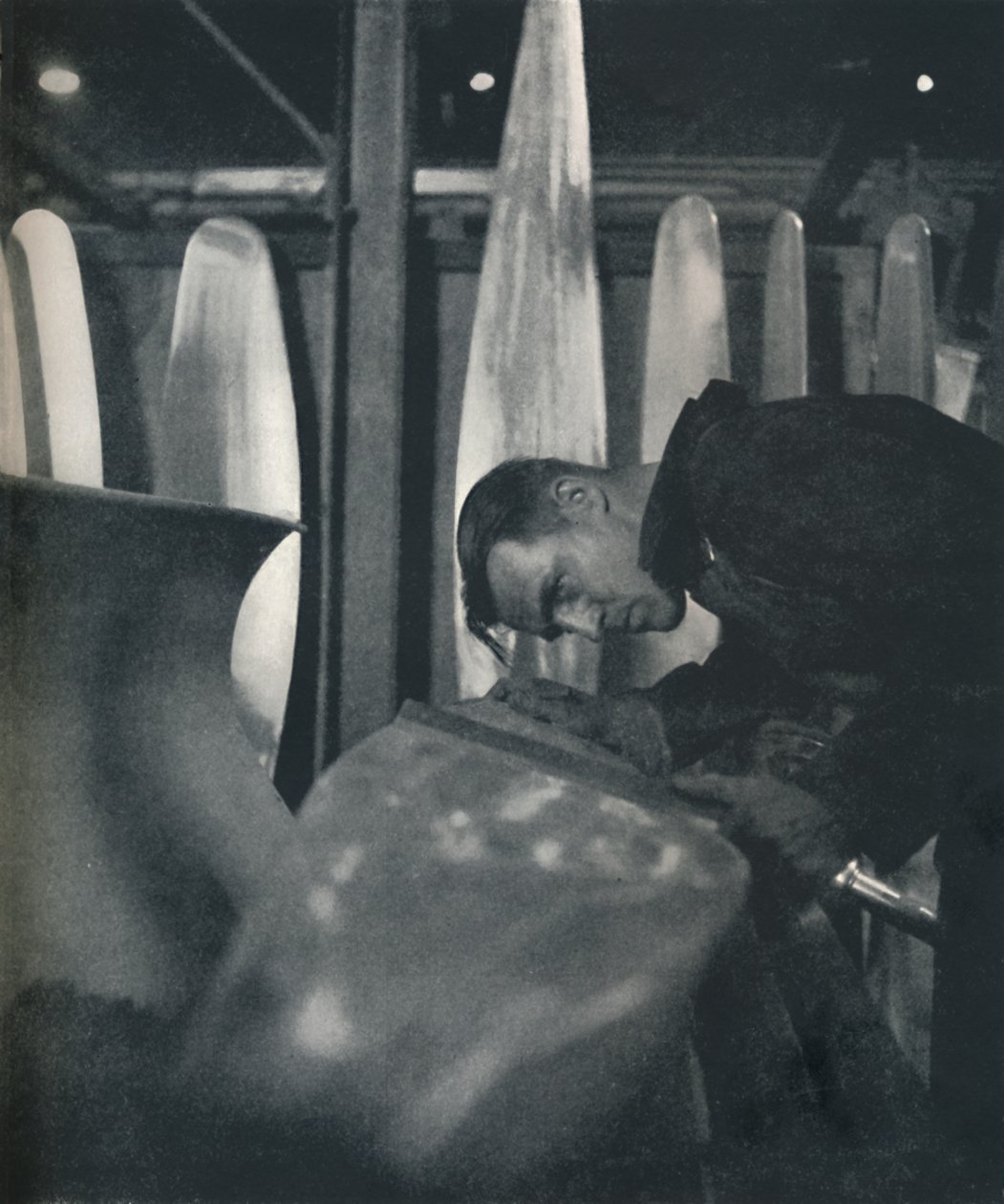 قياس ريش البرغي 1941 بواسطة سيسيل بيتون