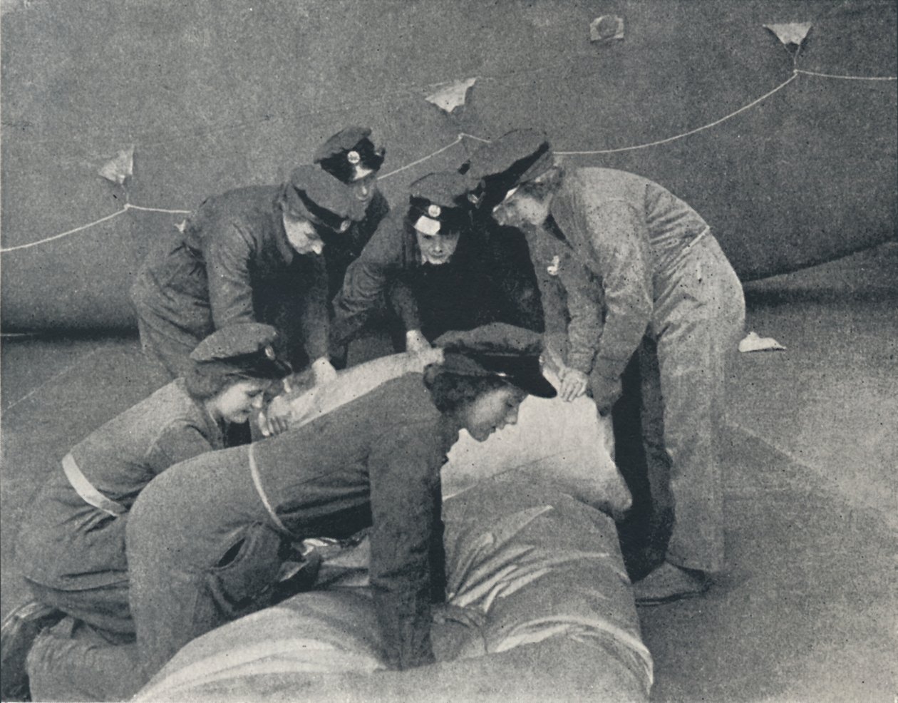 التعبئة ، 1941 بواسطة سيسيل بيتون