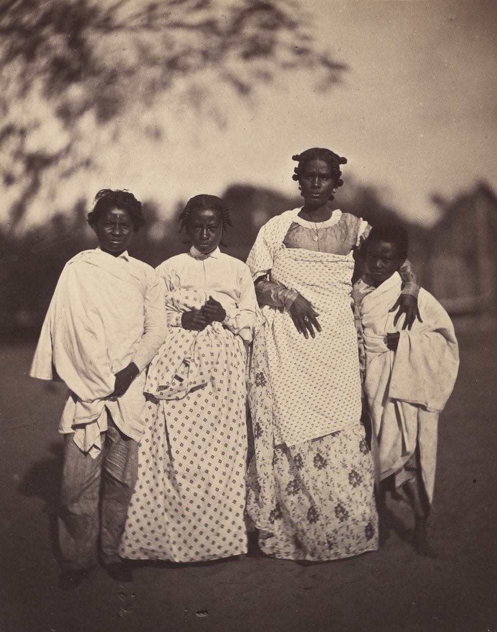 [مجموعة العائلة] ، 1863. بواسطة ديزيريه شارناي