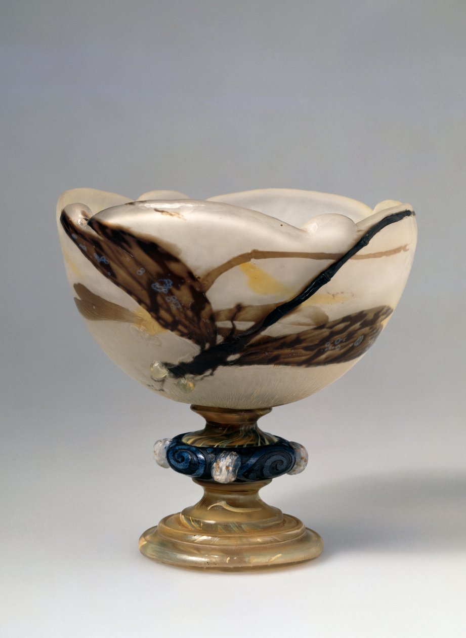 Bowl with dragonflies بواسطة اميل جالي
