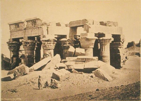 كوم أمبوس بواسطة مصور انجليزى