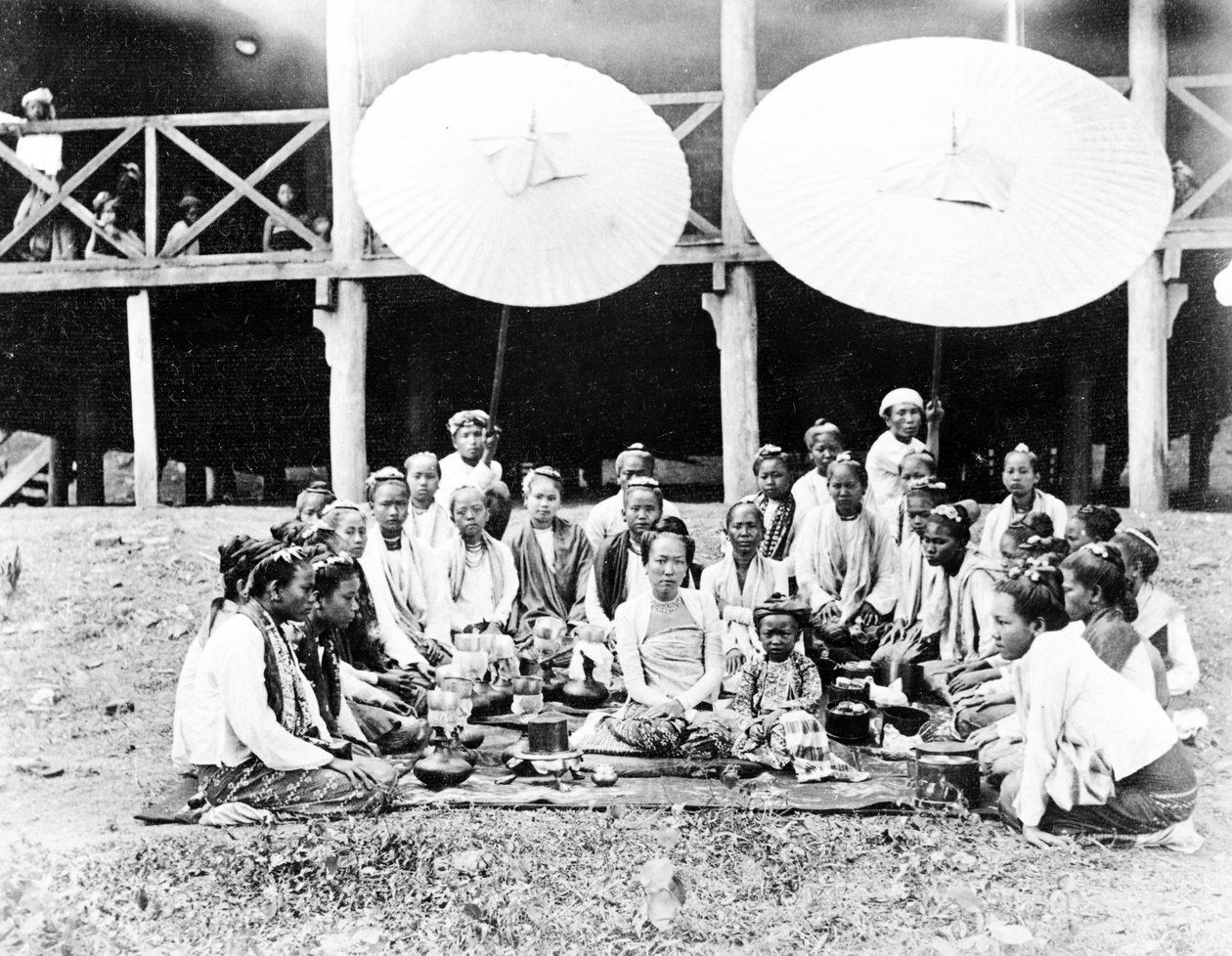 زوجة وطفل Sawbwa ، Wuntho ، بورما ، c.1890 بواسطة فيليس بيتو