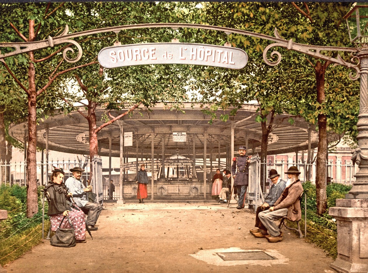 Source de l&39;Hopital، Vichy، 1890-1900 بواسطة مصور فرنسي