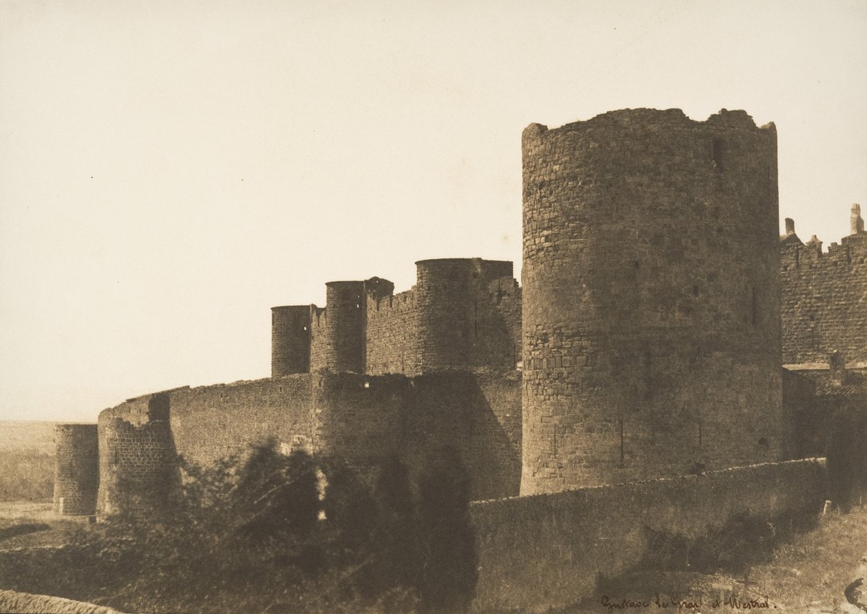 أسوار كاركاسون 1851. بواسطة غوستاف ليجراي