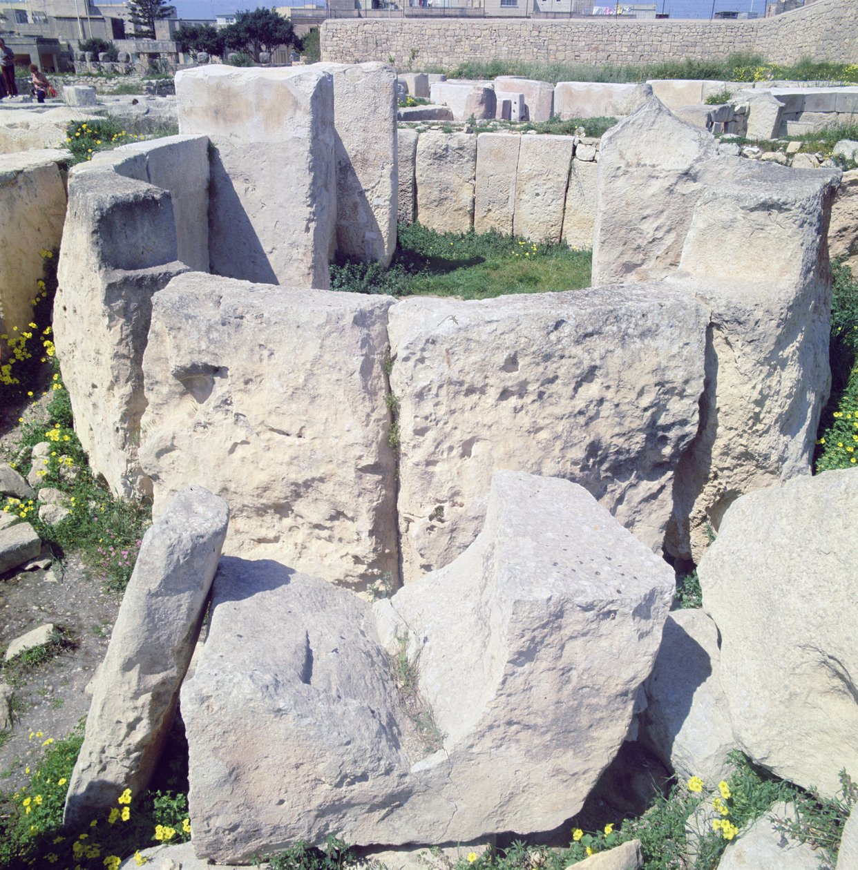 موقع المعبد المغليثي بواسطة المغليثية