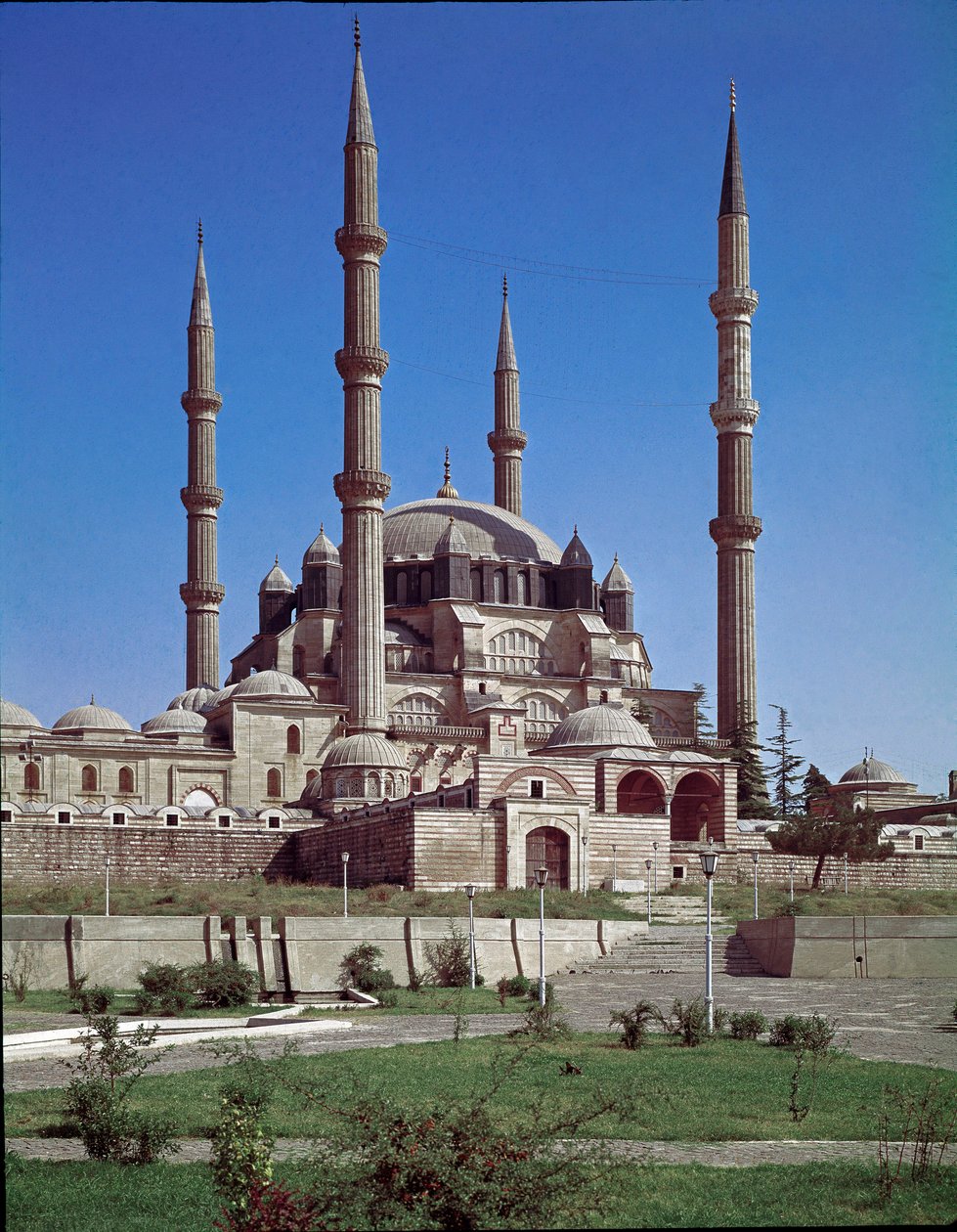 منظر لمسجد السليمية (1575) بواسطة المدرسة العثمانية