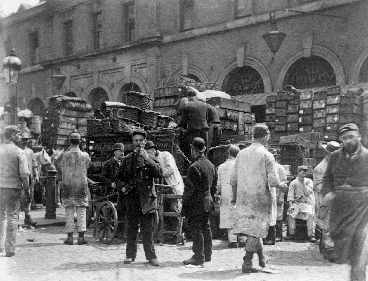 سوق بيلينجسجيت ، لندن ، 1893 بواسطة بول مارتن