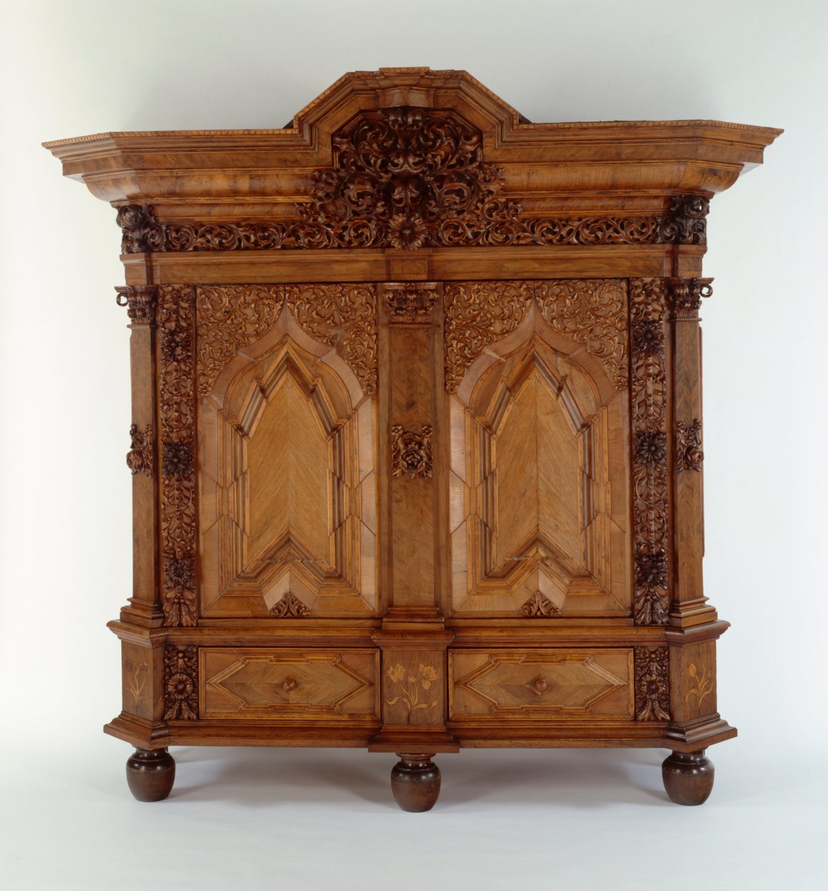 خزانة من دانزيج c.1730 (خشب) بواسطة المدرسة البولندية