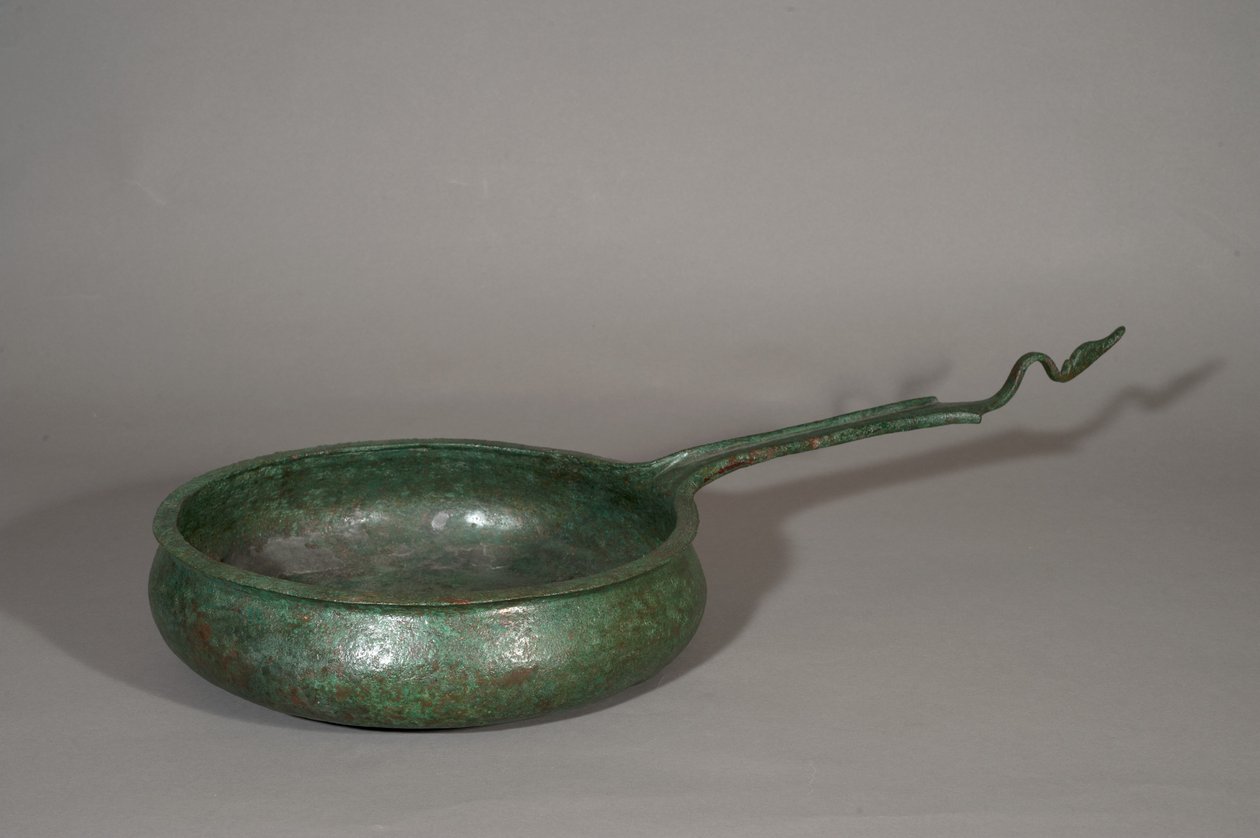 مقلاة (برونزية) بواسطة رواية
