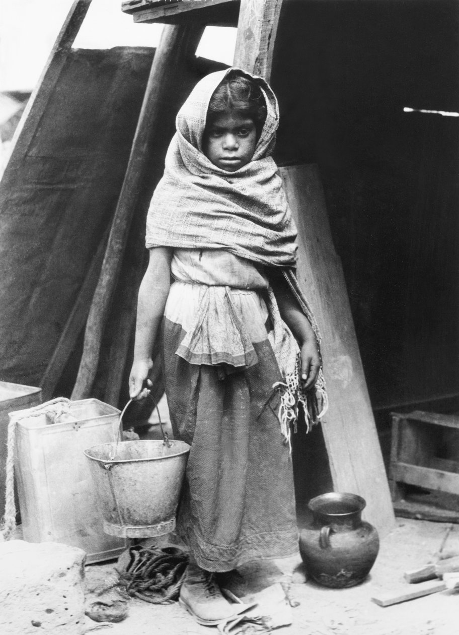 فتاة تحمل المياه ، المكسيك ، 1927 بواسطة تينا مودوتي