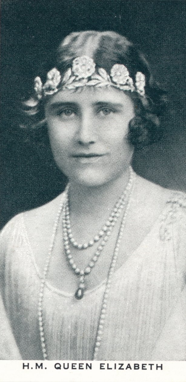 HM Queen Elizabeth, c1930 1937.  بواسطة غير معروف