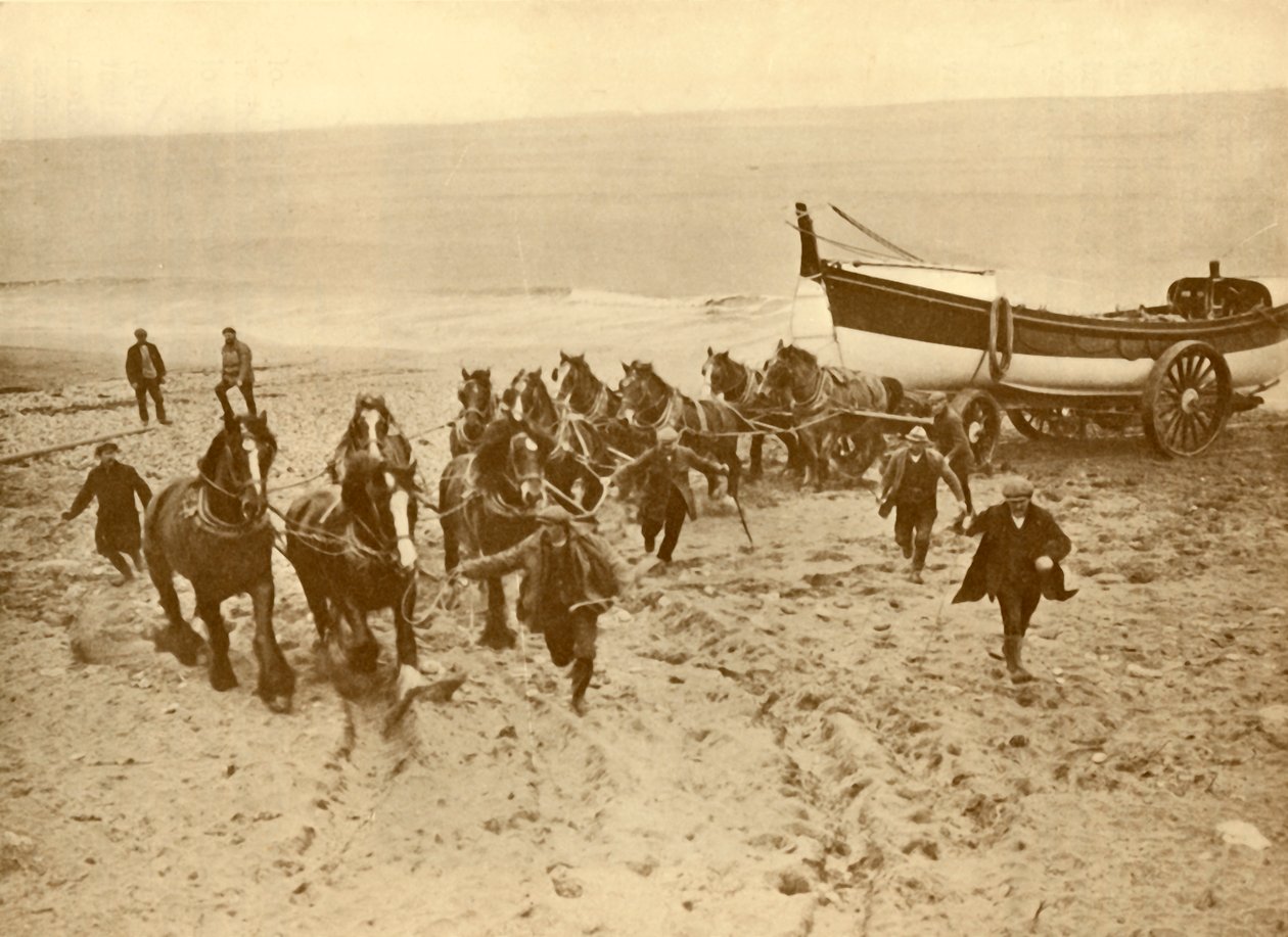 سحب زورق النجاة ، c1930. بواسطة غير معروف