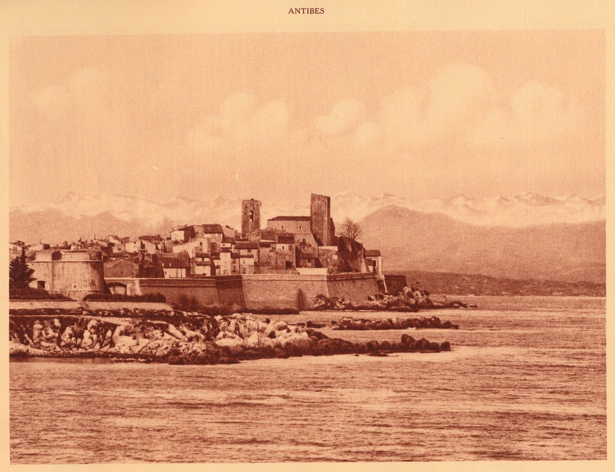جبال الألب ريدج وأنتيبس ، 1930. بواسطة غير معروف