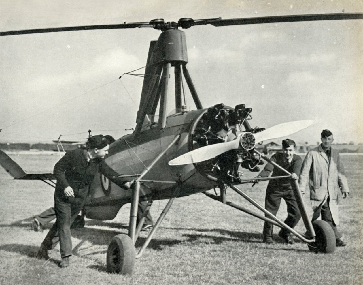 سييرفا أوتوجيرو 1941. بواسطة غير معروف