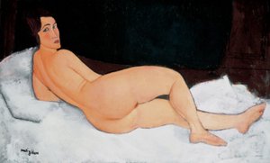 يستريح عارية