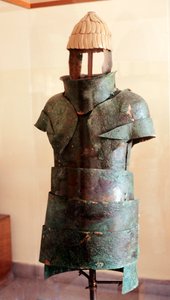 خوذة Cuirass و Boar&39;s Tusk (برونزية و ناب)