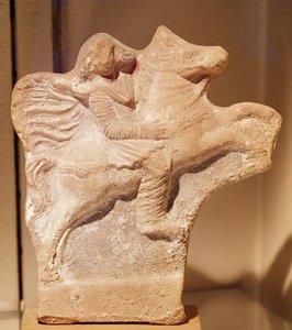 تمثال الفارس البارثي (الطين)