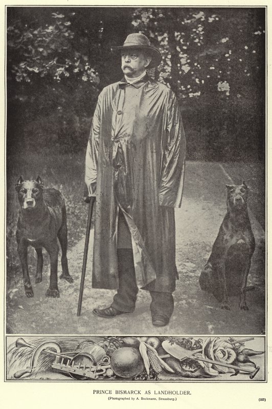 Prince Bismarck as landholder (b/w photo) بواسطة (بعد) مصور ألماني