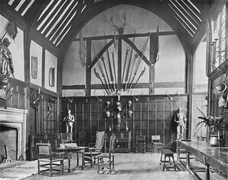 The Great Hall (b/w photo) بواسطة تشارلز لاثام